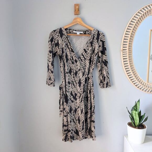 DIANE VON FURSTENBERG DVF New Julian Two Silk Wrap Dress, size 8 - Picture 1 of 8